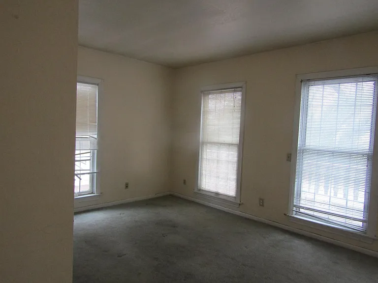 1806 N St — Photo 15