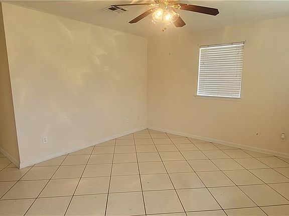 4th image of 3317 Plaza Dr
