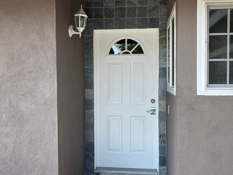 6811 Oxford Dr — Photo 13