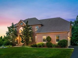 27 Millers Brook Dr, Cumberland, RI 02864