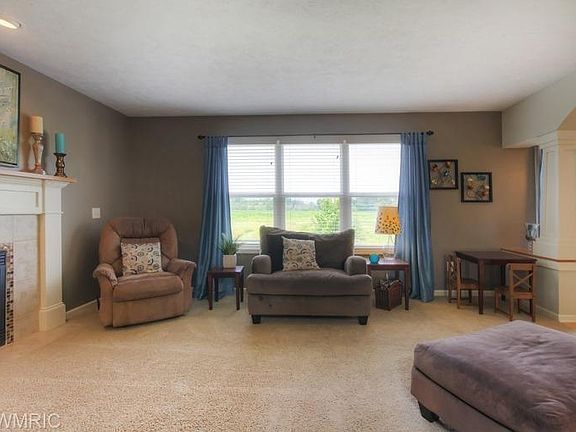 4th image of 4275 Springside Dr