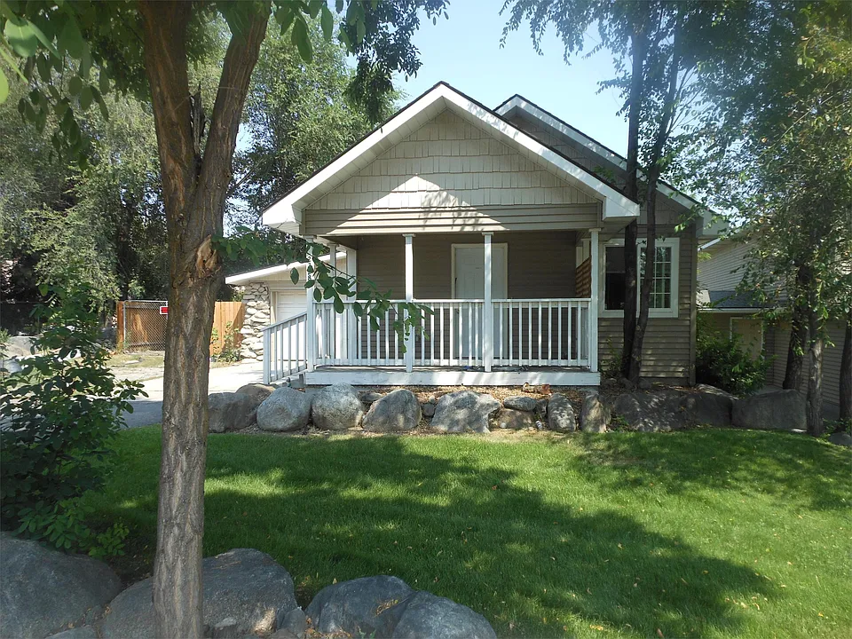 2328 N Wilbur Rd
