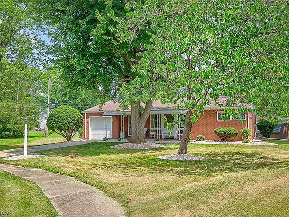 3rd image of 1538 Carole Cir