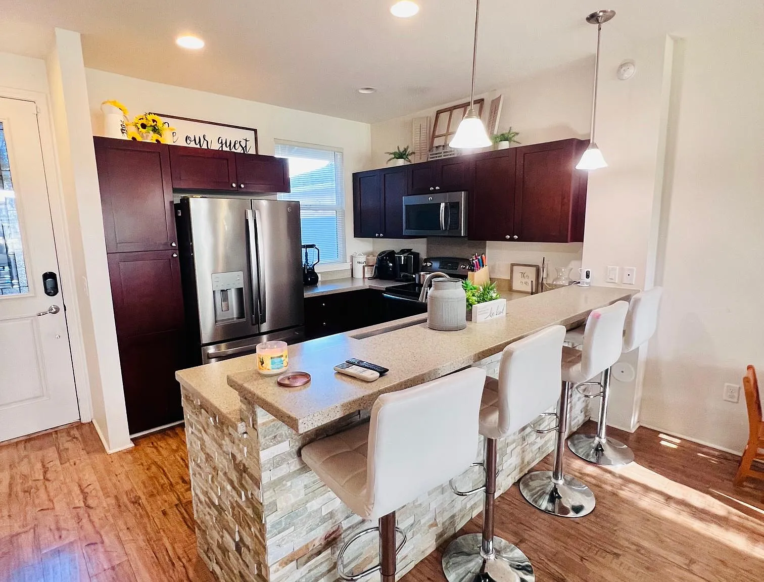 2 bed, 2.5 bath, 1087 sqft, $3,500 — Photo 4