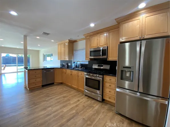 16512 Tupper St, North Hills, CA 91343