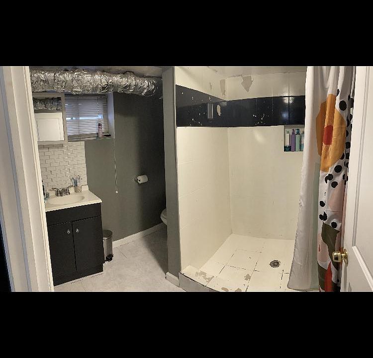 2nd image of 533 Jackson Ave #1-D