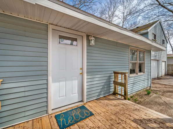 1585 Leeds Ave, Benton Harbor, MI 49022