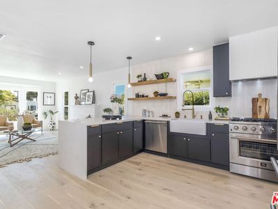 3701 W 60th St, Los Angeles, CA, 90043