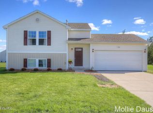 9630 Hessler Crossing Ave NE, Rockford, MI 49341