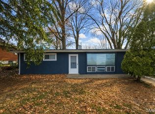 1132 Lakeview Ave, Saint Louis, MO 63138