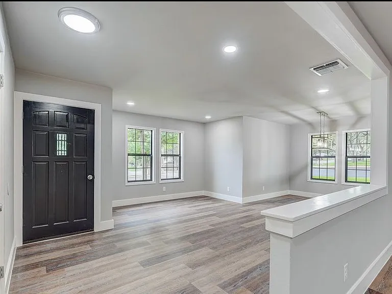 850 Timber Dr — Photo 3