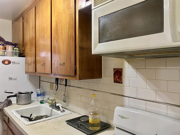 5th image of 225 Saint Pauls Ave #412