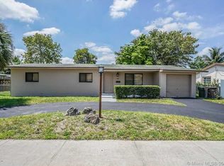 1952 W 64th St, Hialeah, FL 33012