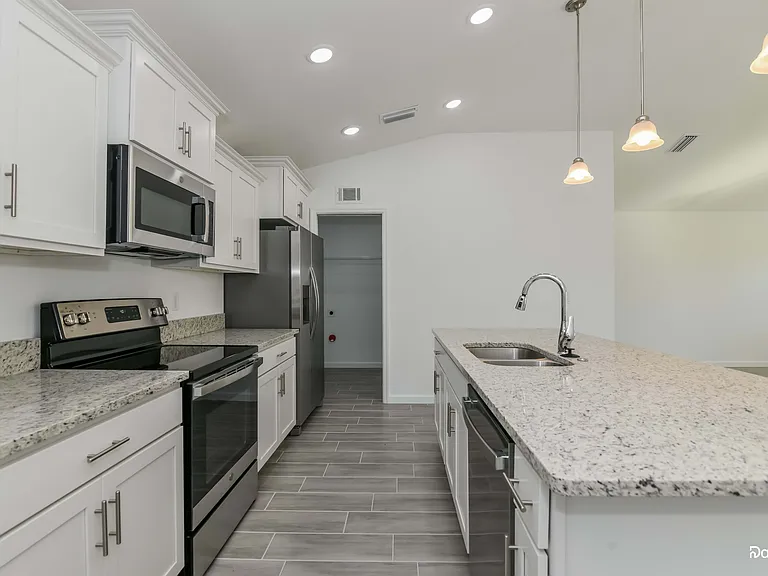 1251 Amazon Ln — Photo 2