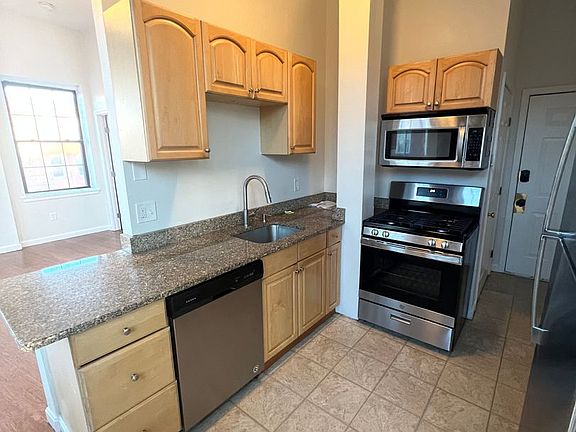 3rd image of 62 Wingate St APT 4A