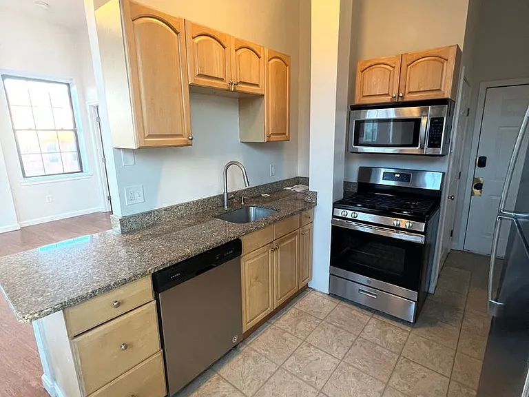 62 Wingate St — Photo 3