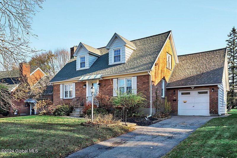 2nd image of 1827 Randolph Road