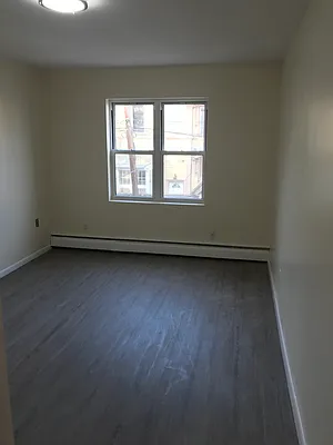 Rented by Prime Realty | media 32