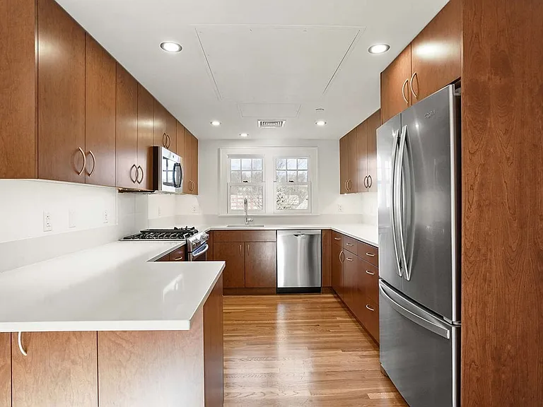165 Winthrop Rd #D — Photo 17