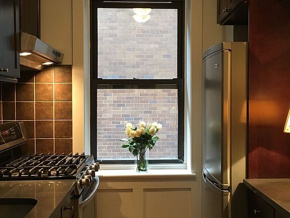 4th image of 29 W 65th St APT 2