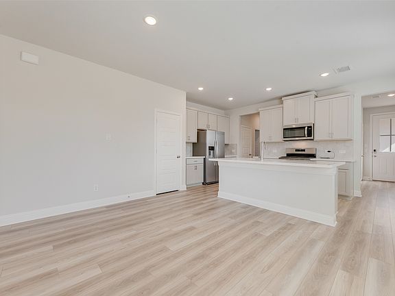 3rd image of 1508 Salem Dr