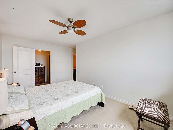 4th image of 180 Markham Rd #811