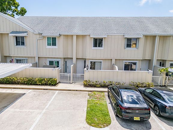 4th image of 6207 Riverwalk Lane #5