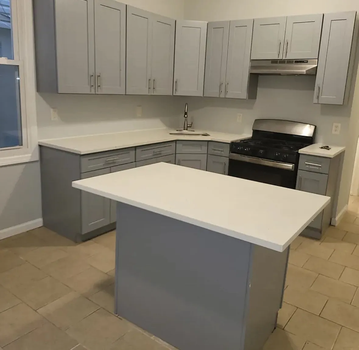 3 bed, $2,200 — Photo 2