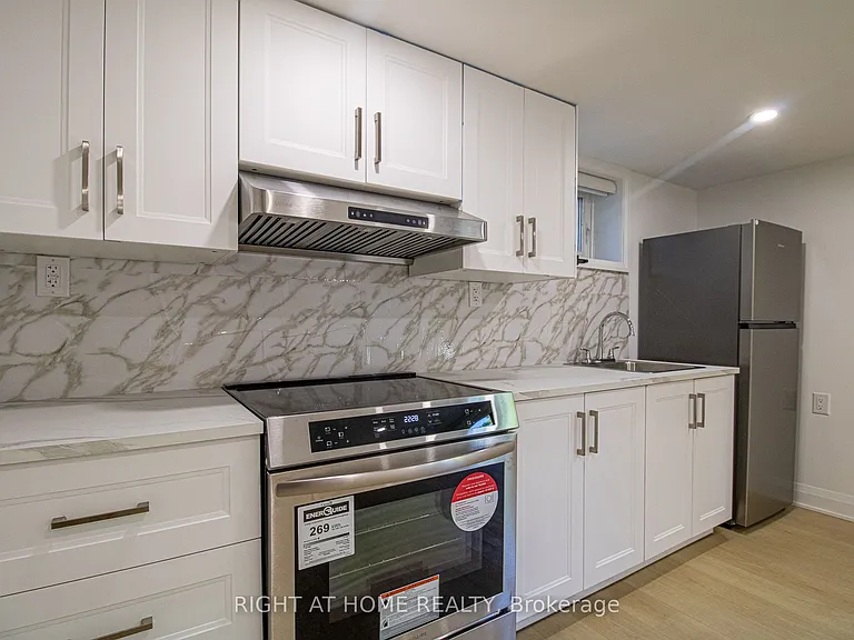 88 Highland Park Blvd — Photo 6