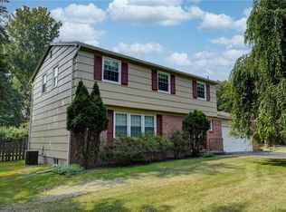 308 Thornell Rd, Pittsford, NY 14534