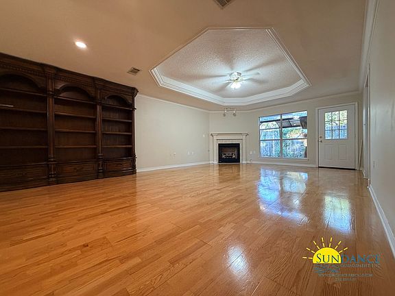 3rd image of 811 Whitrock Ln