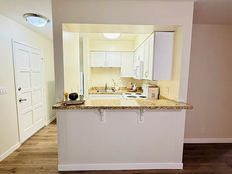Cambria — Photo 16