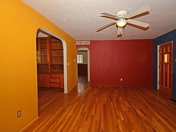 2nd image of 236 Laguayra Dr NE