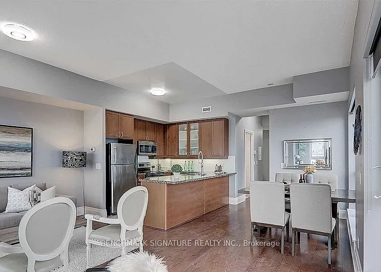 1 Upper Duke Cres #901 — Photo 2