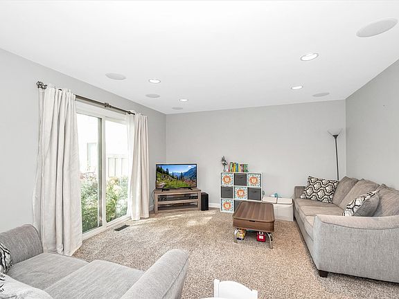 4th image of 1159 E Randville Dr