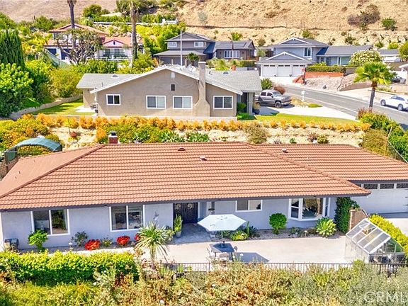 3rd image of 12736 Carinthia Dr