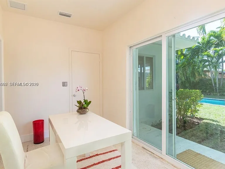 1123 Bay Dr — Photo 29