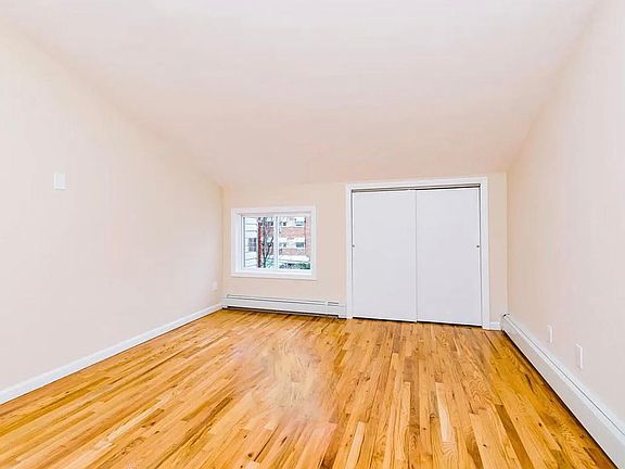 2nd image of 11 Harper Ct Floor 2