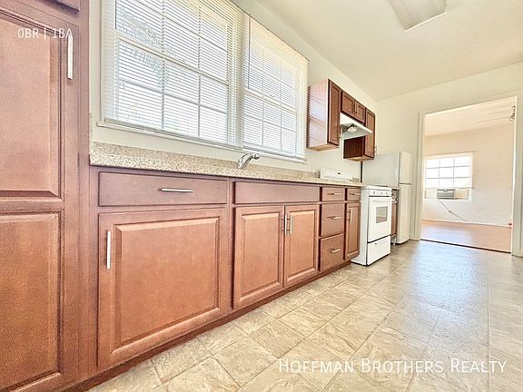 2nd image of 439 N Van Ness Ave #17A