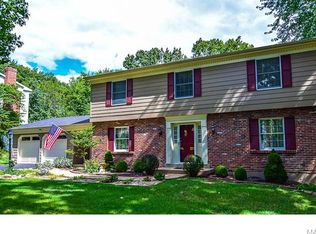 2332 Camberwell Dr, Saint Louis, MO 63131