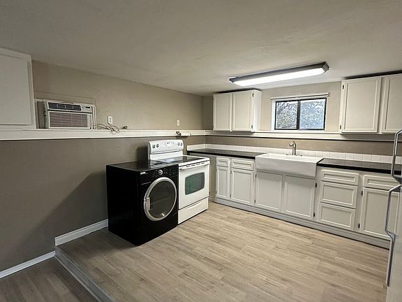 4th image of 9441 Maple Dr NE