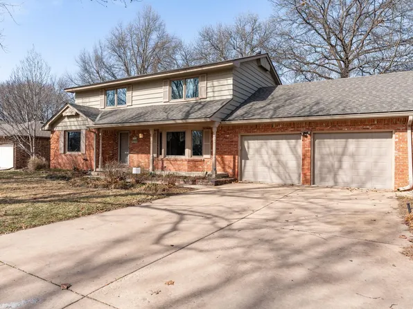 8310 E Brookhollow Ln, Wichita, KS 67206