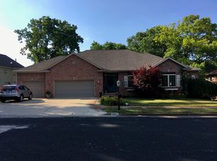 5511 W Ancient Oak Dr, Peoria, IL 61615