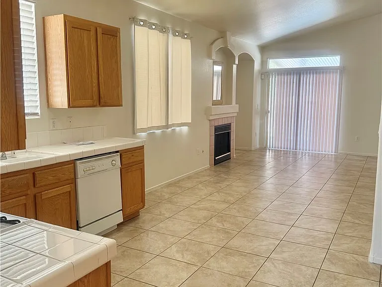 8234 Heather Rock Ct — Photo 5