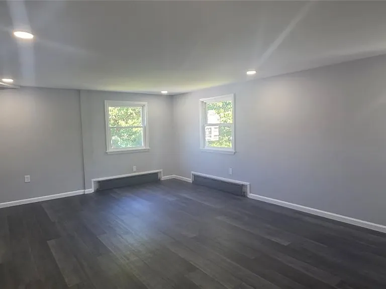 11 Euclid Ave #LEFT — Photo 23