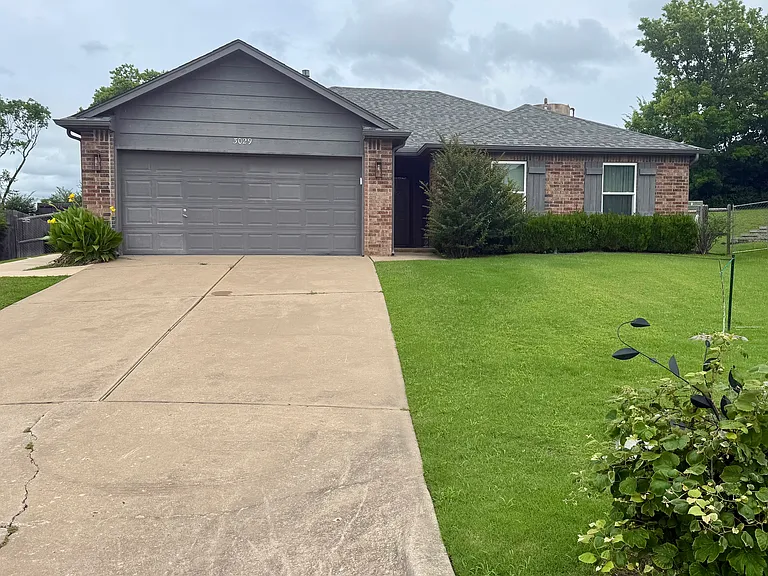 3029 Village Dr — Photo 1