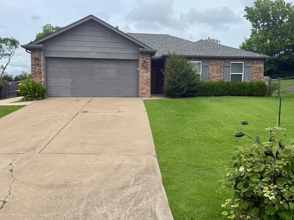 3029 Village Dr, Catoosa, OK 74015