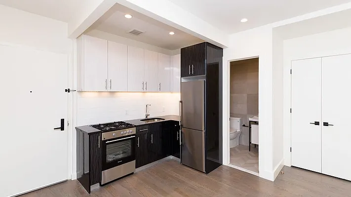 Rented by Nooklyn NYC LLC | media 8