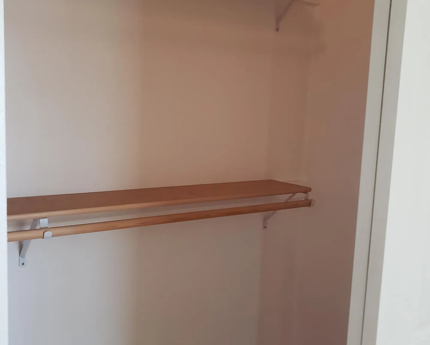 3 bed, 1481 sqft, $2,400 — Photo 3