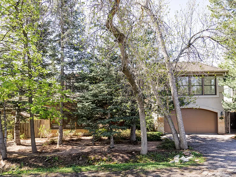 910 Kalmia Ave — Photo 30